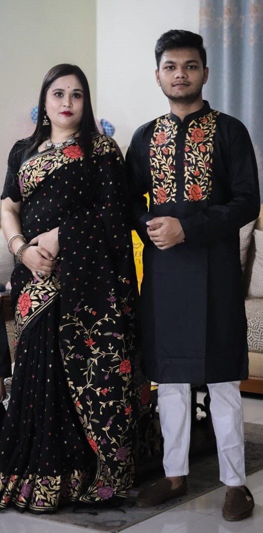 প্রিয়জনের সাথে মিলিয়ে ট্রেন্ডি শাড়ি-পাঞ্জাবি!